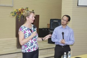 SV hào hứng với buổi nói chuyện của nguyên Chủ tịch Hội KST Hoàng gia Vương quốc Anh