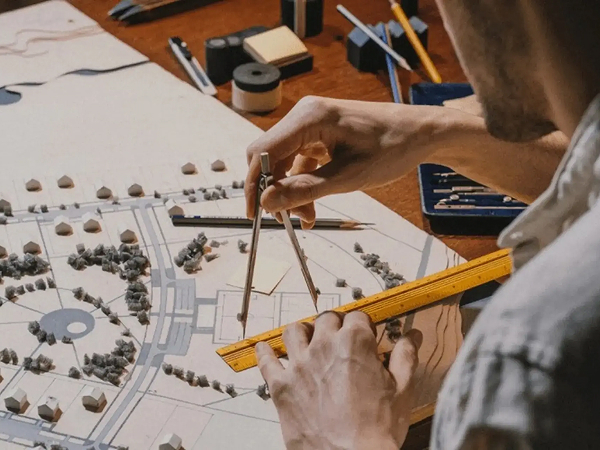 UAH chú trọng kiến tạo đột phá qua từng nghiên cứu, ứng dụng công nghệ mới vào kiến trúc và xây dựng.