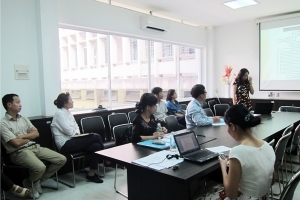 Buổi báo cáo tiểu luận tổng quan chuyên đề của nghiên cứu sinh Nguyễn Bích Hoàn