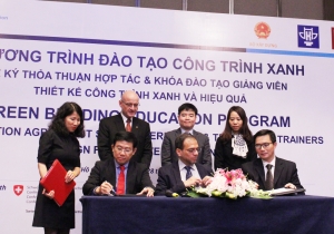 Đại học Kiến trúc TP.HCM và IFC ký thỏa thuận hợp tác nâng cao năng lực đào tạo trong lĩnh vực công trình xanh