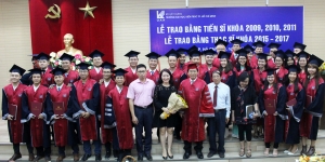 Lễ trao bằng tốt nghiệp cho các tân thạc sĩ, tân tiến sĩ