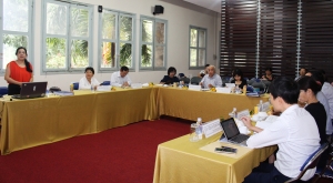 NCS Hoàng Thanh Thủy bảo vệ luận án tiến sĩ cấp Trường