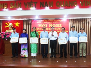 Sơ kết 01 năm thực hiện Chỉ thị 05-CT/TW của Bộ Chính trị: Đảng bộ Trường có 03 tập thể, cá nhân được khen thưởng