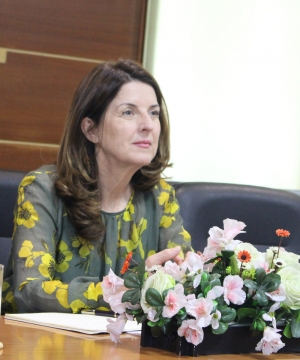 Tiếp Đại học Công nghệ Swinburne (Australia )