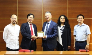 Tiếp đoàn trường Đại học Kỹ Thuật Swinburne (Úc)