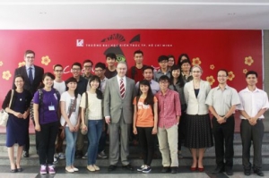 Tiếp Thị trưởng thành phố Rotterdam - Vương quốc Hà Lan