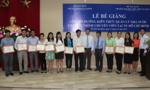 Bế giảng Lớp Quản lý Nhà nước chương trình chuyên viên