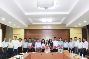 Giảng viên - sinh viên ĐH Kiến trúc TP.HCM nhận bằng khen của Hội Quy hoạch phát triển đô thị VN