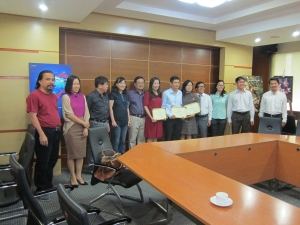 Khen thưởng tập thể đạt giải 'Cuộc thi thiết kế kiến trúc công trình: Nhà trưng bày Hoàng Sa'