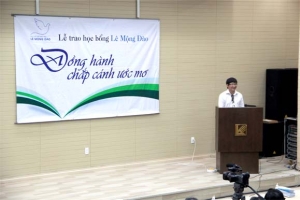 Lễ trao học bổng Lê Mộng Đào