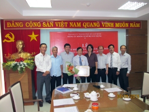 NGƯT Lê Quang Quý nhận huy hiệu 40 năm tuổi Đảng