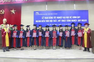 Sinh viên KTNT khóa 09 nhận bằng tốt nghiệp