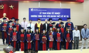 Tân kiến trúc sư ngành Thiết kế đô thị khóa 2014 nhận bằng tốt nghiệp