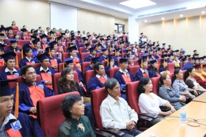 Trao bằng tốt nghiệp - Khoa Xây dựng