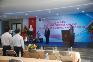 TS.KTS Phạm Tứ được phong tặng danh hiệu Nhà giáo ưu tú