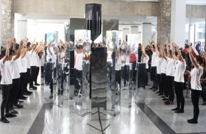 Tưng bừng rước Logo Lễ hội Truyền thống Kiến trúc 2015