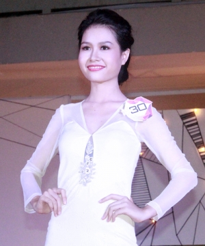 Vũ Hoàng Yến đăng quang Hoa khôi “Là Tôi – Đa Sắc Nét” 2014