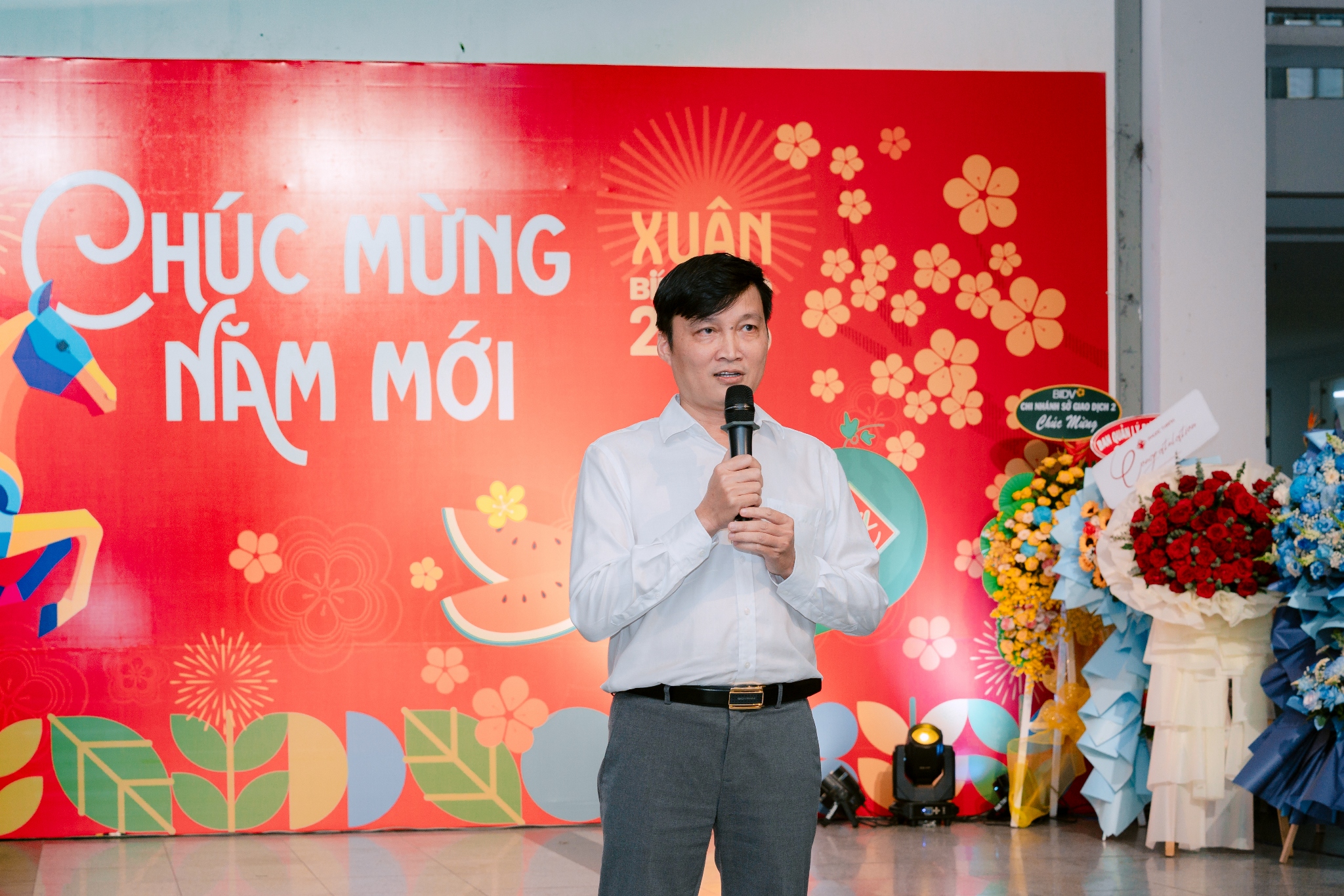 UAH HỌP MẶT TỔNG KẾT: GẮN KẾT, BỒI ĐẮP BẢN SẮC QUA CÁC THẾ HỆ