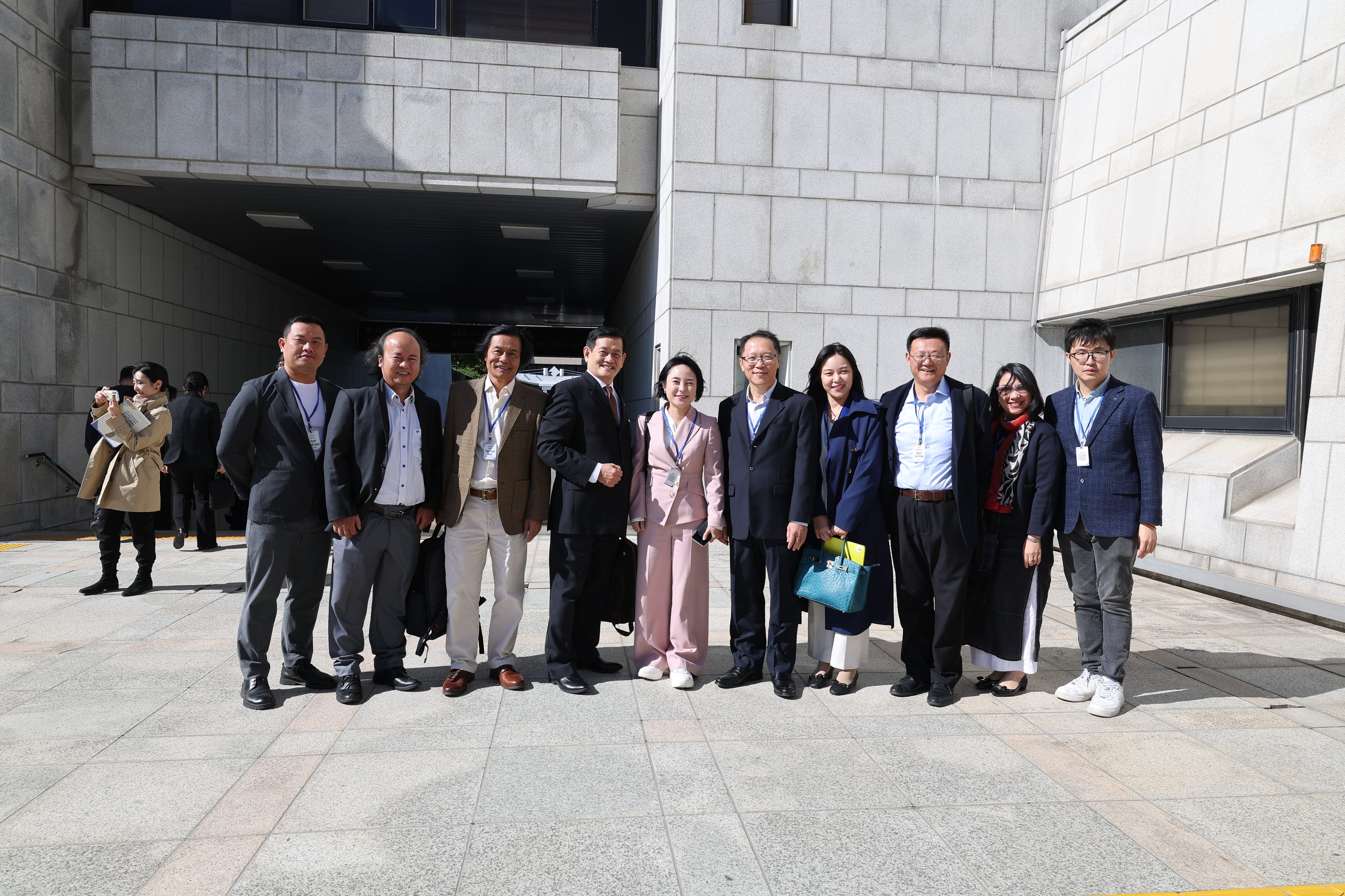 UAH tham dự diễn đàn đa dạng văn hóa quốc tế 2025 tại Suwon, Hàn Quốc