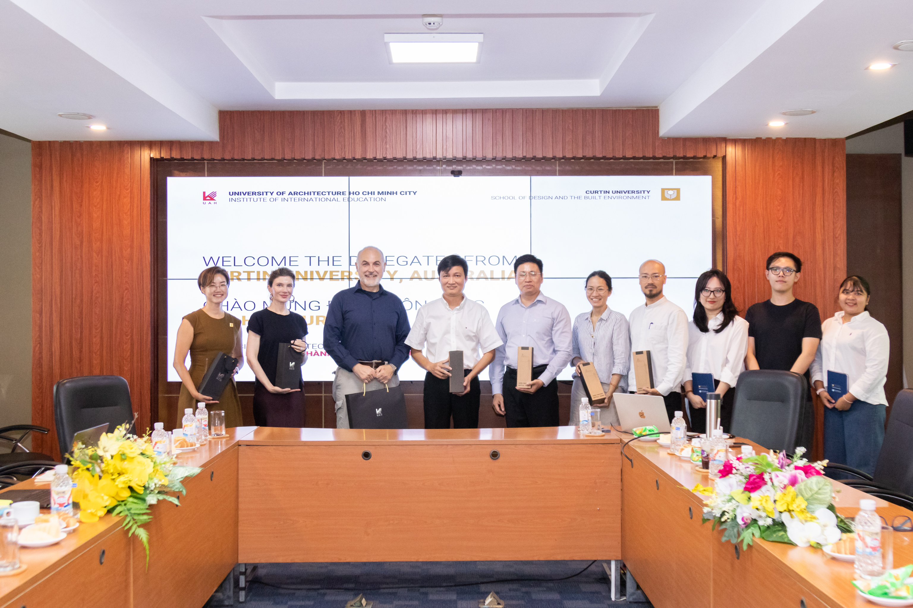 Mở rộng lộ trình chuyển tiếp quốc tế: UAH hợp tác cùng Đại học Curtin (Úc)