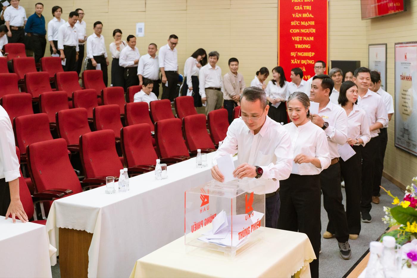 Trường Đại học Kiến trúc Thành phố Hồ Chí Minh tổ chức Hội nghị đại biểu viên chức và người lao động năm học 2025–2026