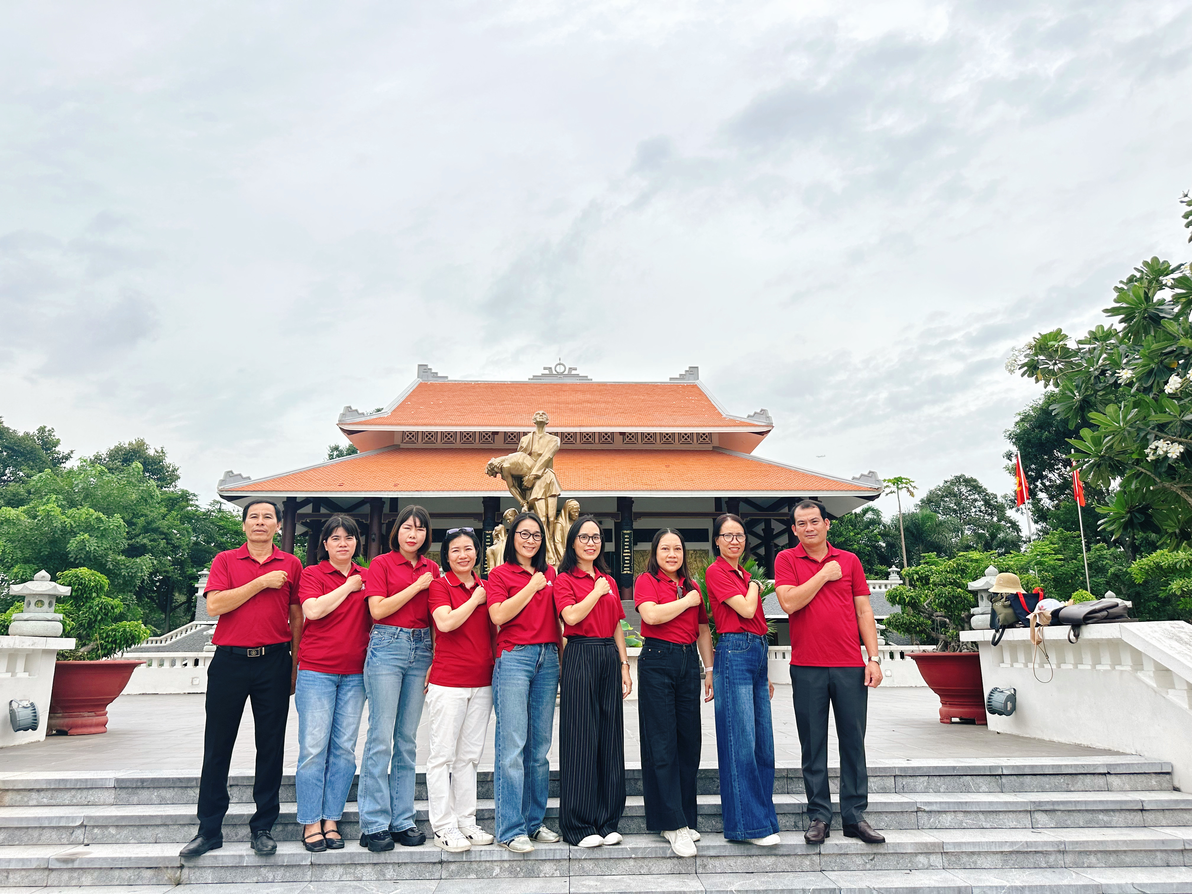 Hành trình về nguồn tại Di tích lịch sử Bót Dây Thép và Đền Bến Nọc: Tri ân và Trách nhiệm