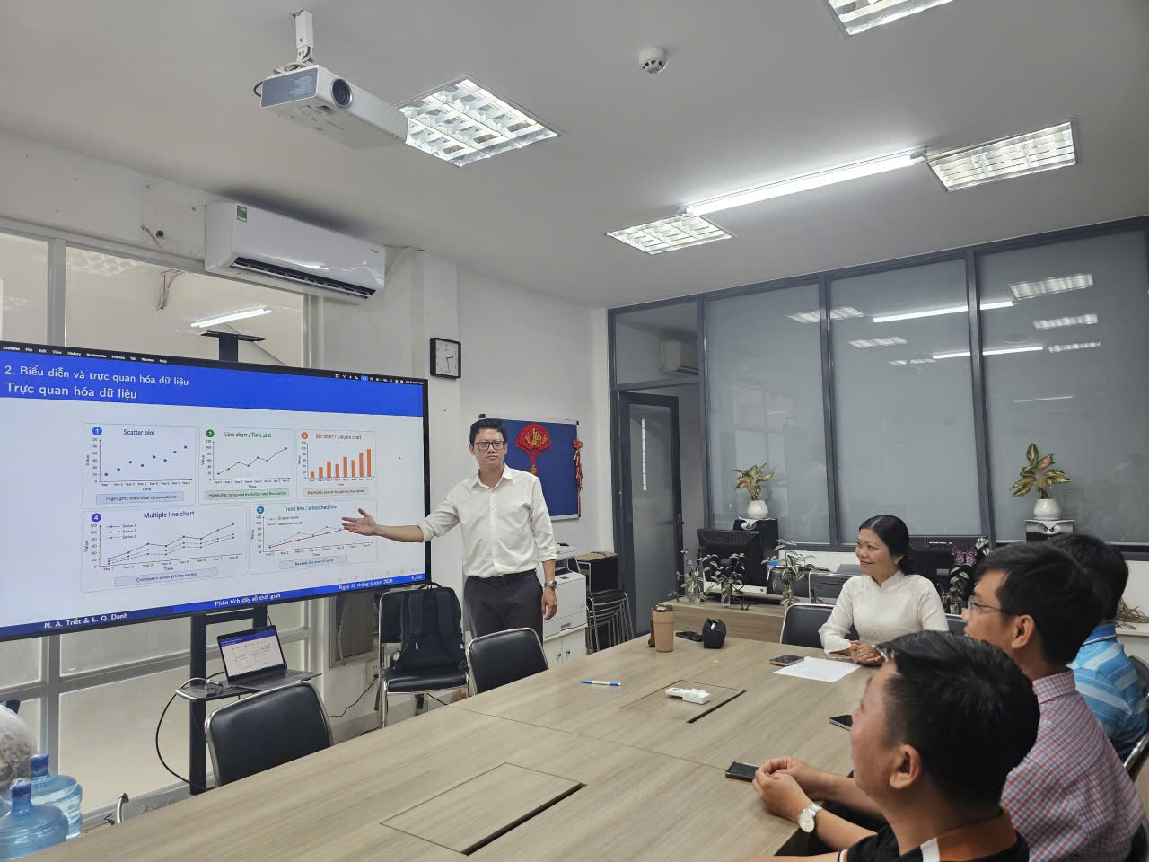 Sinh hoạt học thuật khoa Khoa học cơ bản: Phân tích dãy số thời gian trong thống kê ứng dụng