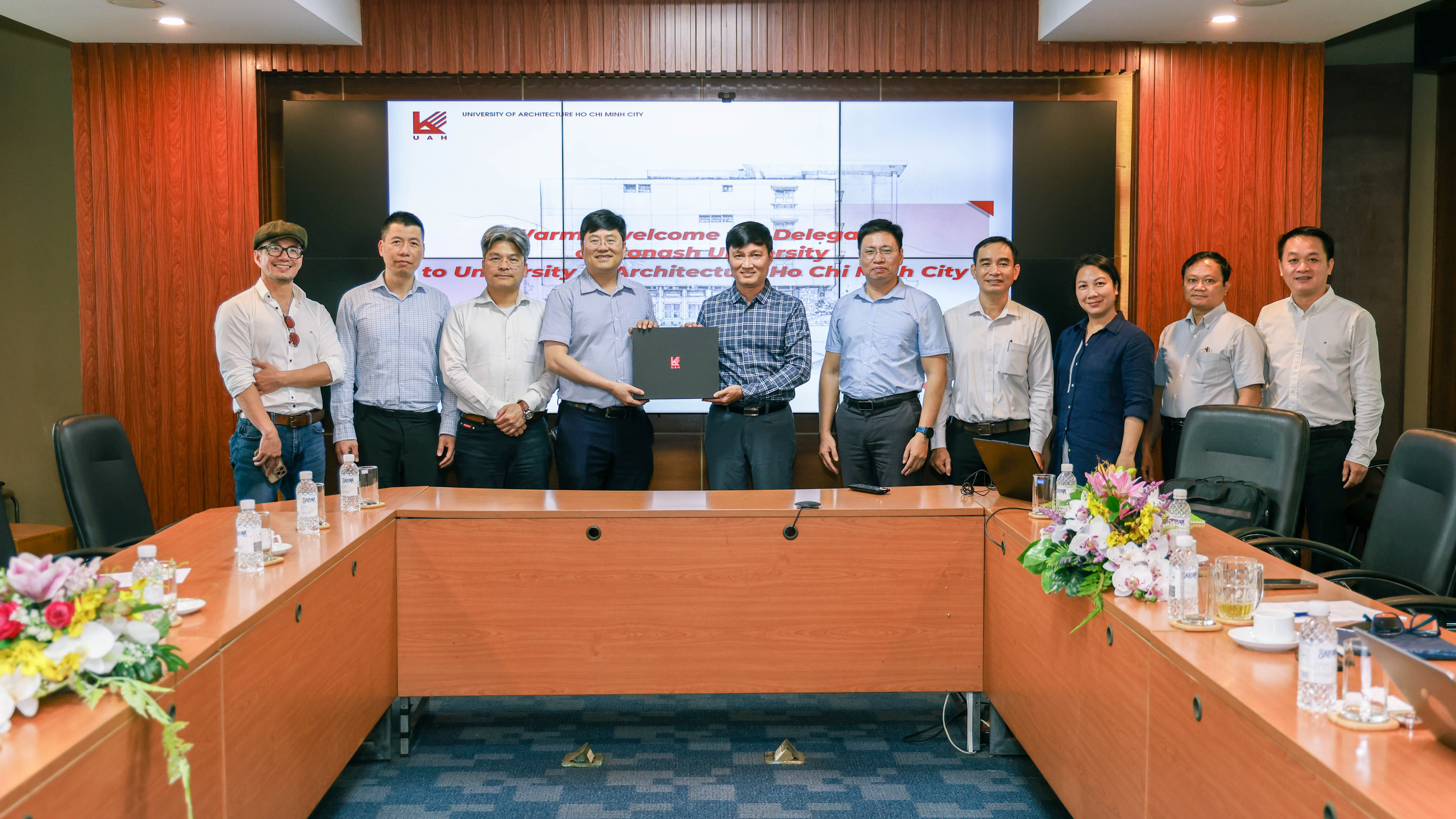 UAH và Đại học Monash (Úc) trao đổi cơ hội hợp tác đào tạo lĩnh vực Xây dựng và Kỹ thuật Hạ tầng Đô thị