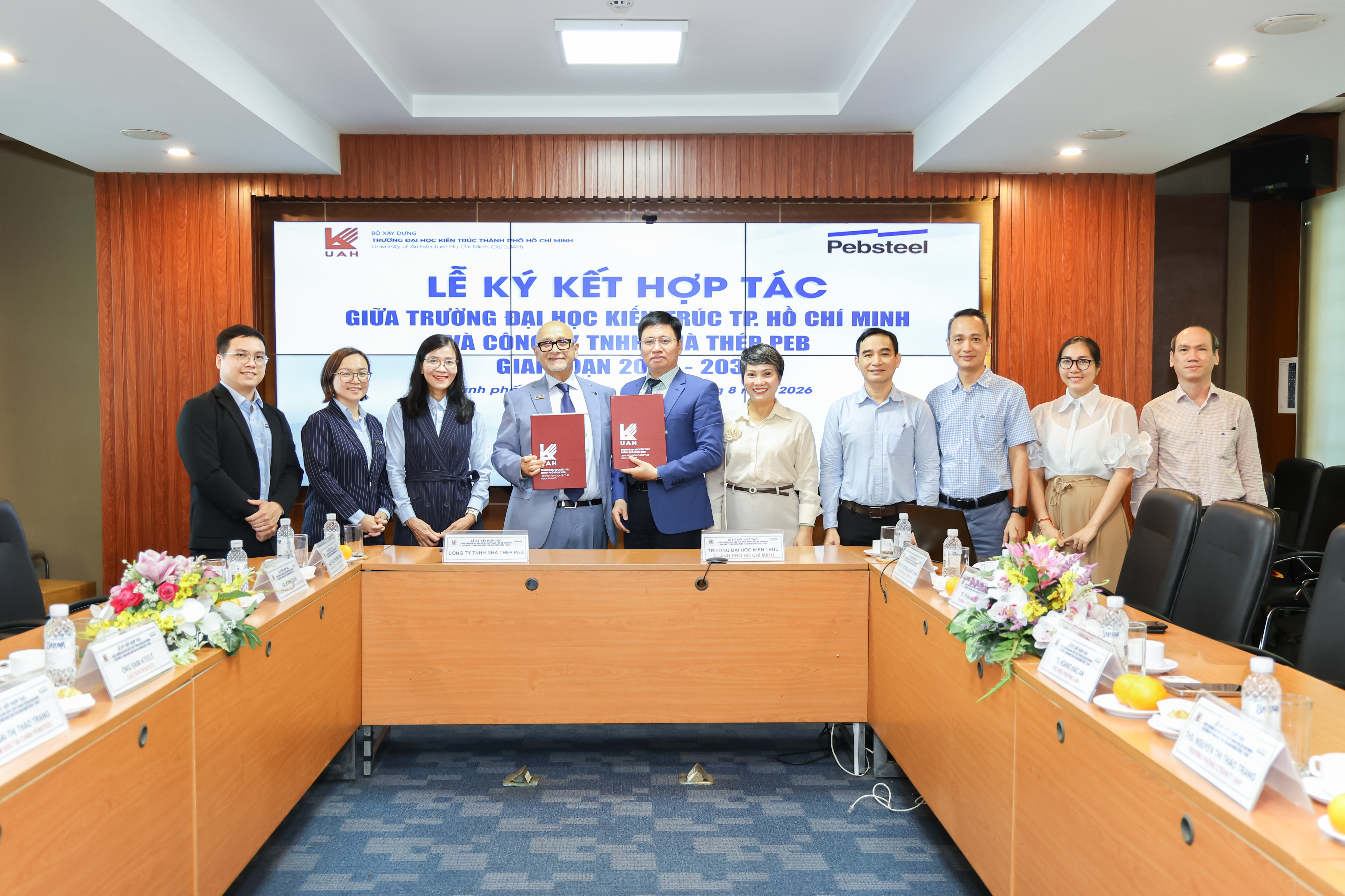 UAH và Pebsteel ký kết hợp tác, tăng cường gắn kết đào tạo với doanh nghiệp