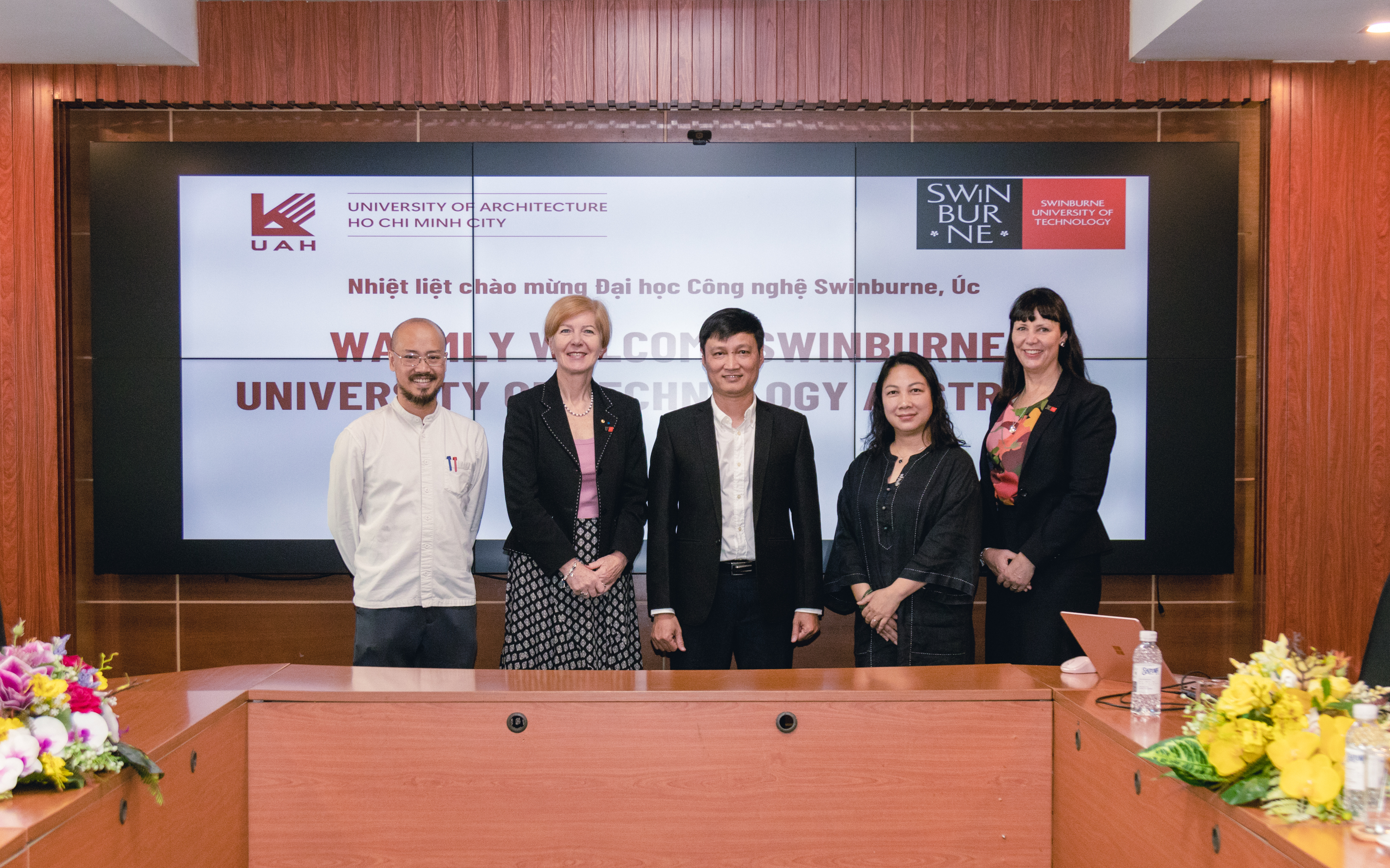 UAH và Swinburne tiếp tục mở rộng hợp tác quốc tế trong đào tạo kiến trúc, thiết kế và công nghệ
