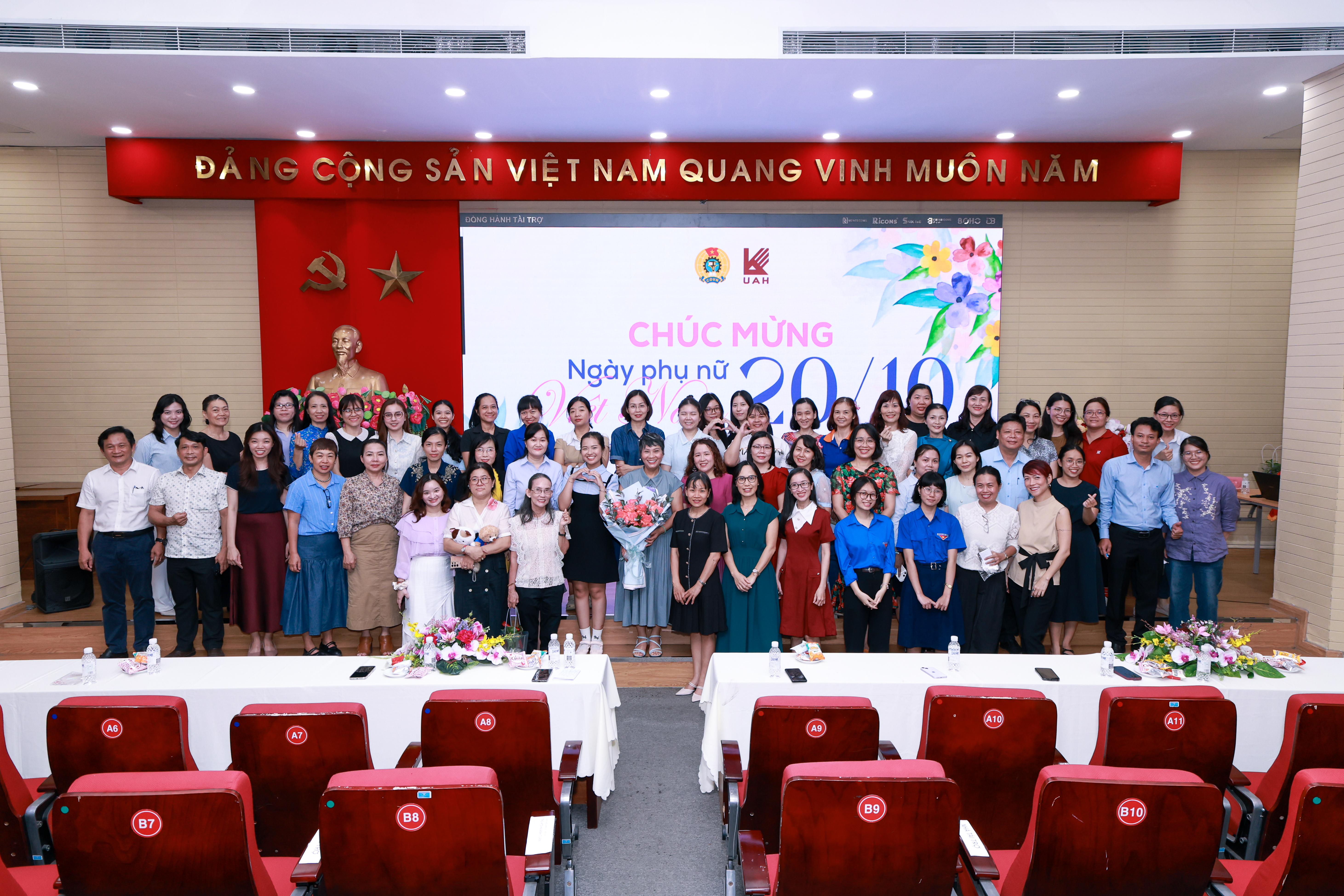 20/10 tại UAH: Thêm một ngày vui, thêm nhiều lời thương