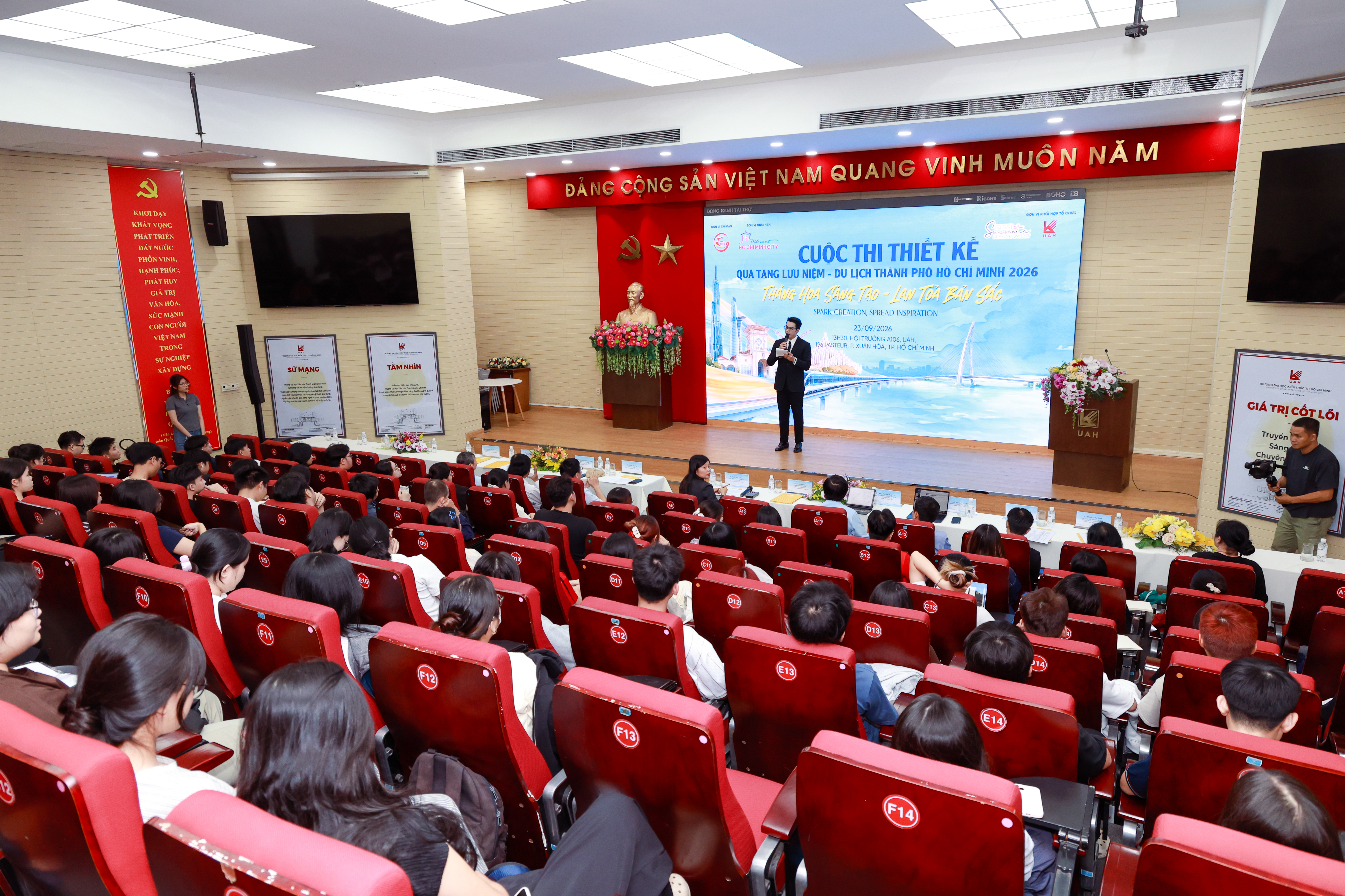 Cuộc thi Thiết kế quà tặng lưu niệm - Du lịch Thành phố Hồ Chí Minh 2026 tìm kiếm những thiết kế mới, có bản sắc, tính ứng dụng và khả năng thương mại hóa nhằm lan tỏa hình ảnh thành phố đến du khách trong nước và quốc tế